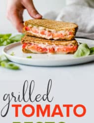 This Grilled Tomato, Mozzarella, and Pesto Sandwich is bursting with flavor! The pesto, mayo, and tomato make for an extra moist and juicy sandwich! Full is at saltandbaker.com #saltandbaker #sandwiches #lunchideas #sandwichrecipes #easyrecipes #kidfriendly #tomato #pesto
