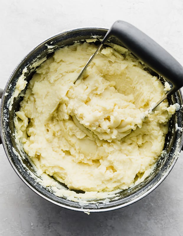 Homemade (Creamy) Mashed Potatoes — *perfect for Thanksgiving*