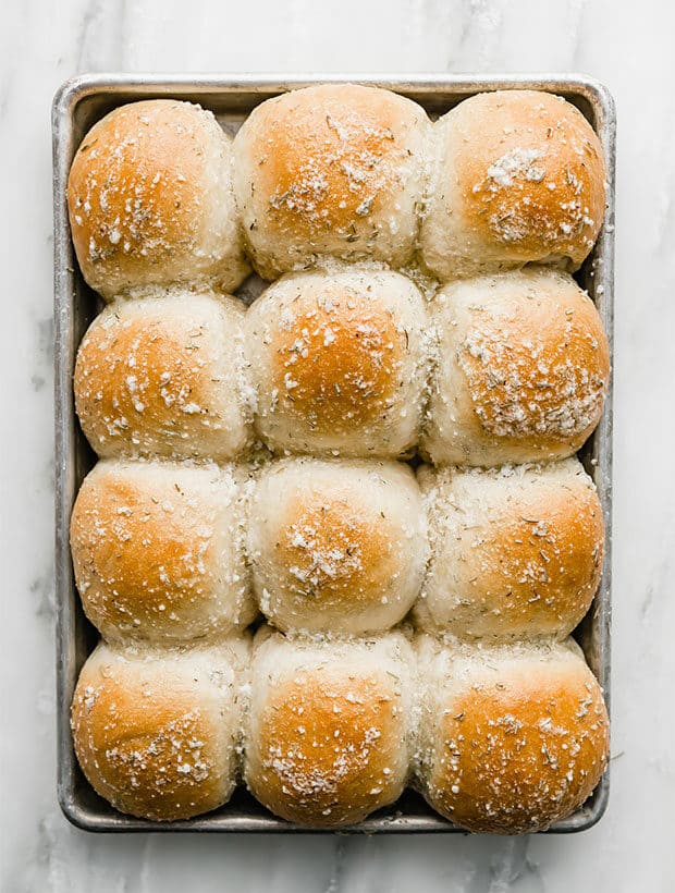 1-Hour Rosemary Garlic Dinner Rolls Recipe