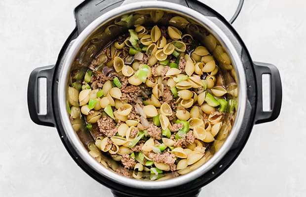 Philly cheesesteak Pasta in an instant pot.