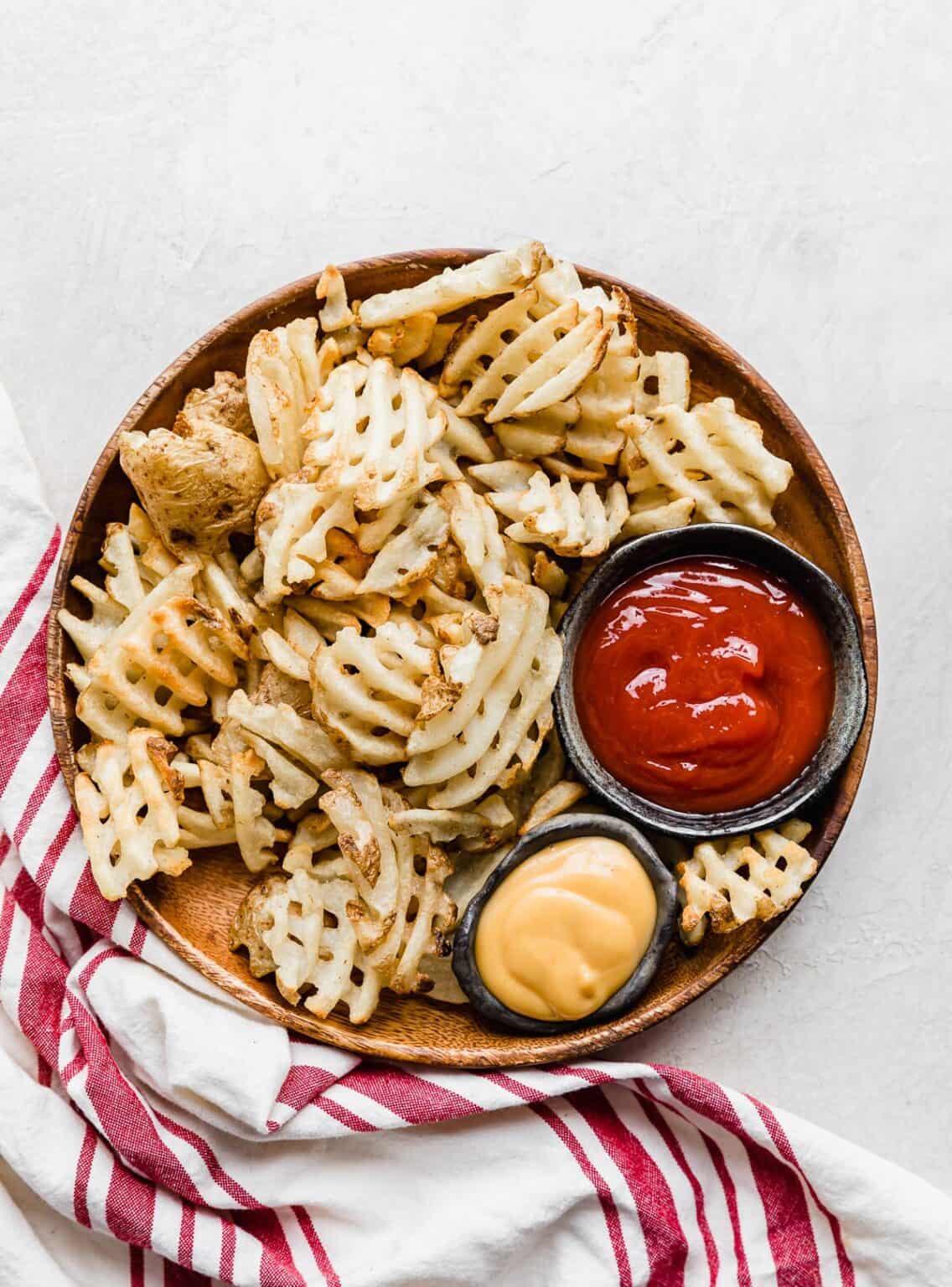 air-fryer-waffle-fries-salt-baker