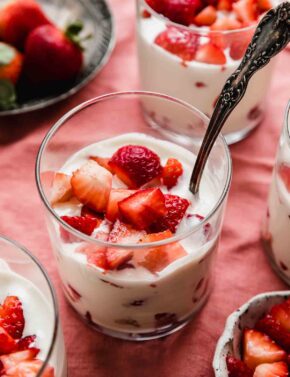 Strawberries and Cream (Fresas con Crema)