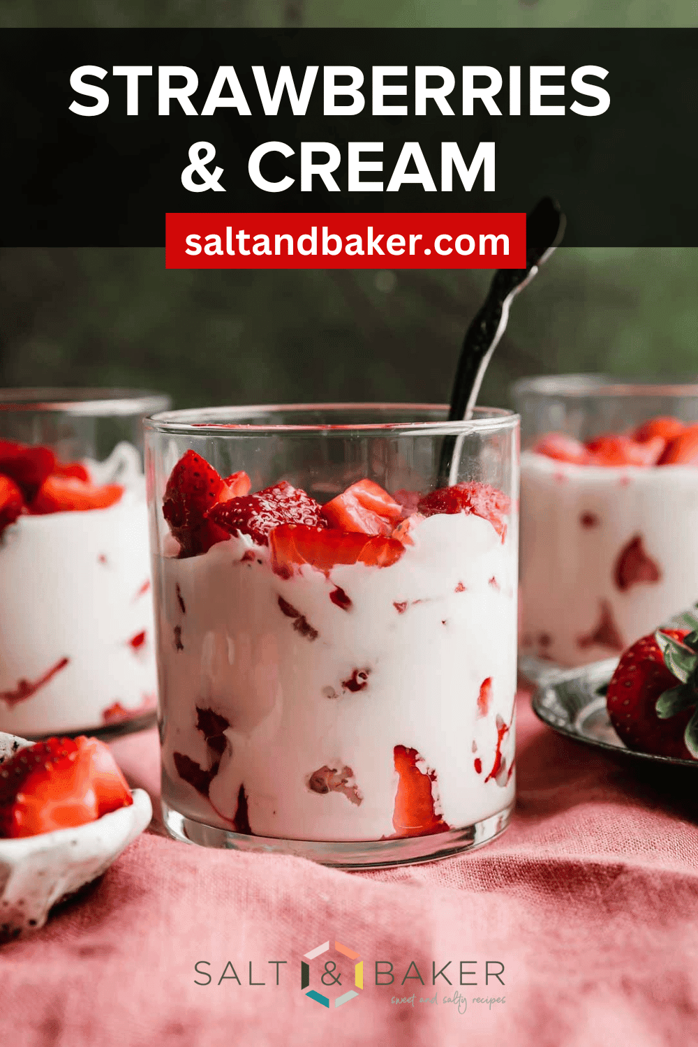Frescas con Crema with fresh strawberries and cream