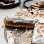 The best S'mores tart recipe made with chocolate pudding and homemade toasted marshmallow cream.